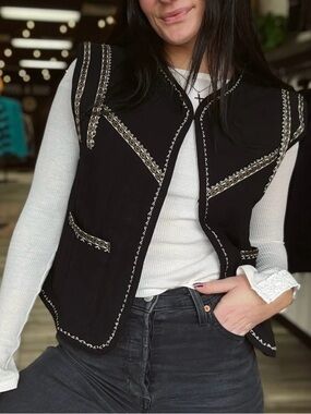 NWOT Black Quilted Sleeveless Vest - Women's Jacket & Coat